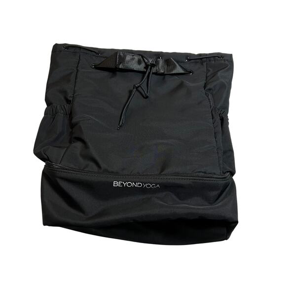 Beyond Yoga Convertible Gym Bag Backpack Workout Minimalist Casual main image 9
